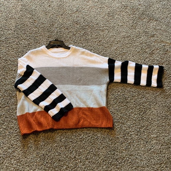 Color block knit sweater. Size medium - Picture 2 of 3
